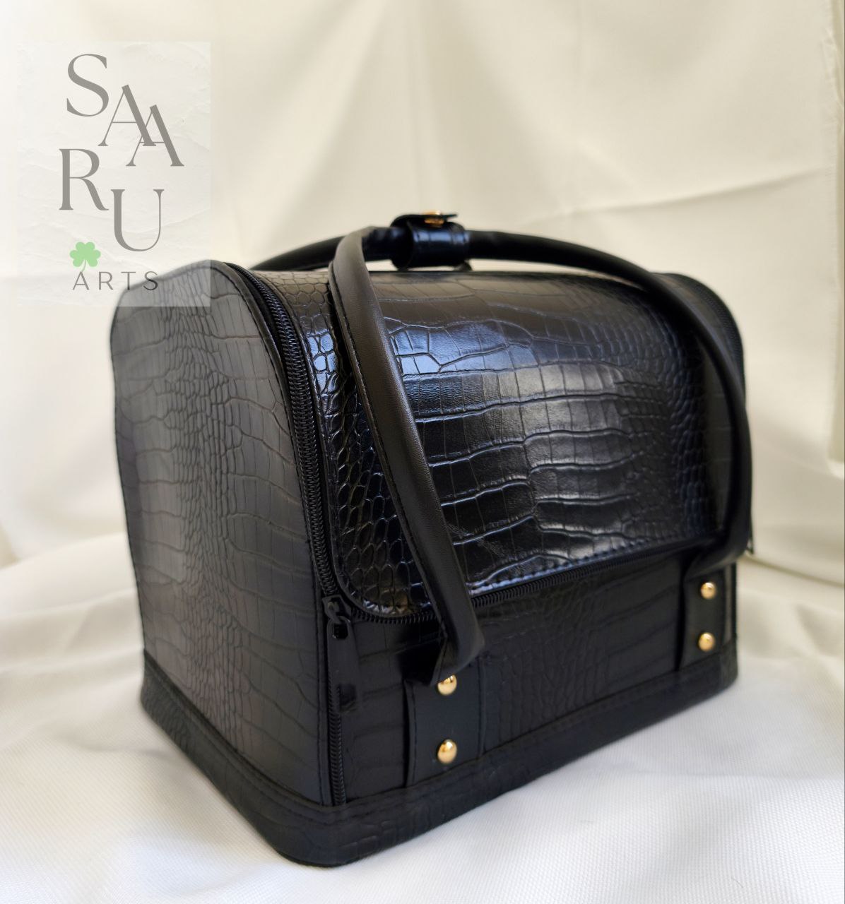 کیف طبقه ای کنفی