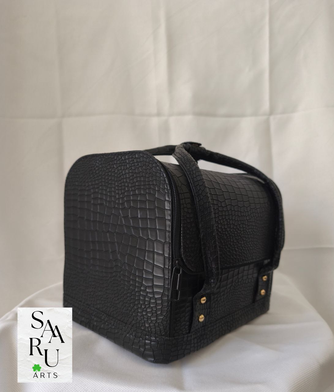 کیف طبقه ای کنفی